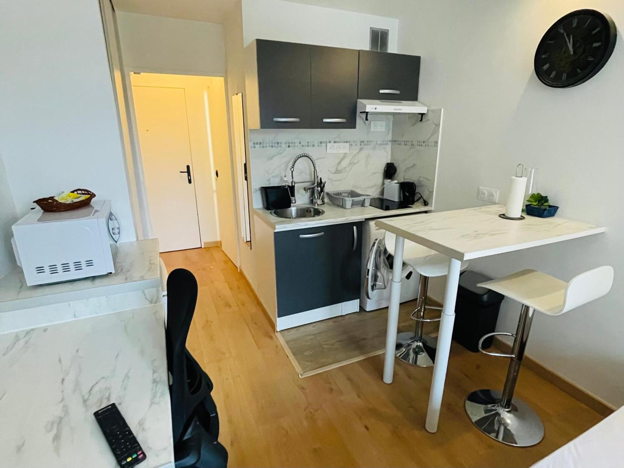 Exclusive Private Apartment By Warilco - Pleyel 25 M2 - A 1 Minute De La Station Metro Carrefour Pleyel Saint-Denis (Seine-Saint-Denis) Exterior foto